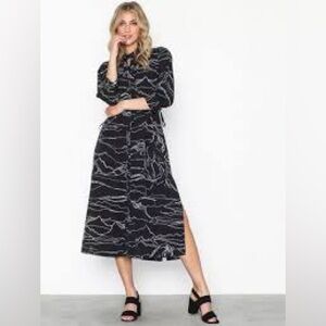 Top Shop Black Midi Dress- Horse Print- Size 6